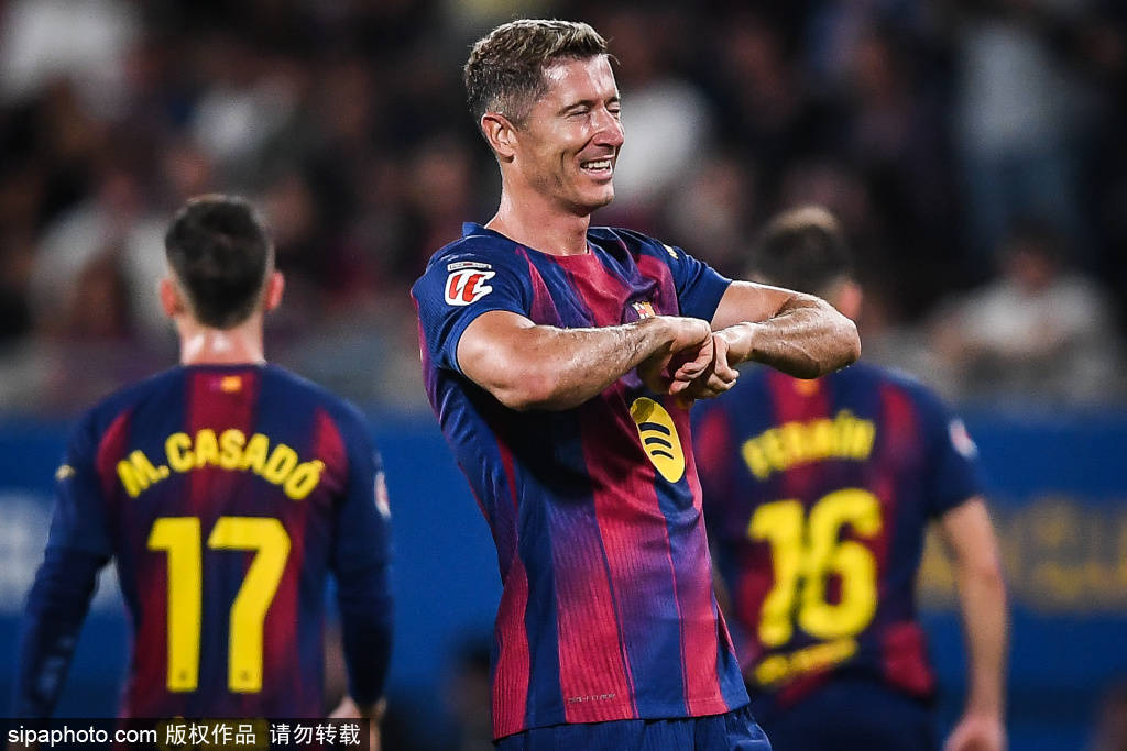 在面对皇家, 次地面对抗, 皇家奥维耶 在面对皇家, 次地面对抗, 皇家奥维耶